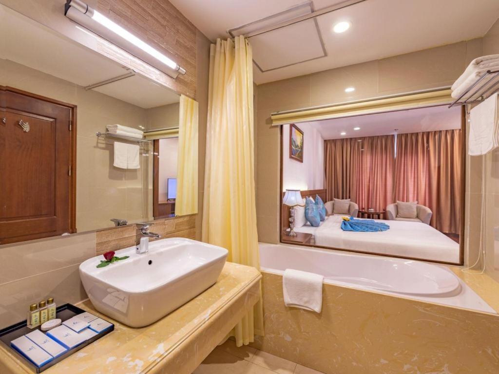 Lam Giang Hotel Вінь Екстер'єр фото