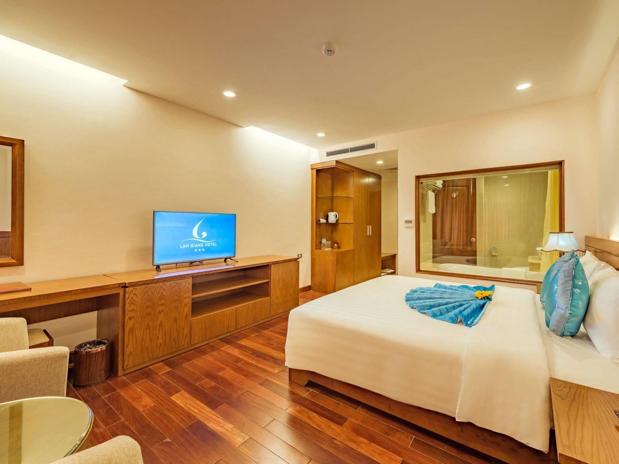 Lam Giang Hotel Вінь Екстер'єр фото
