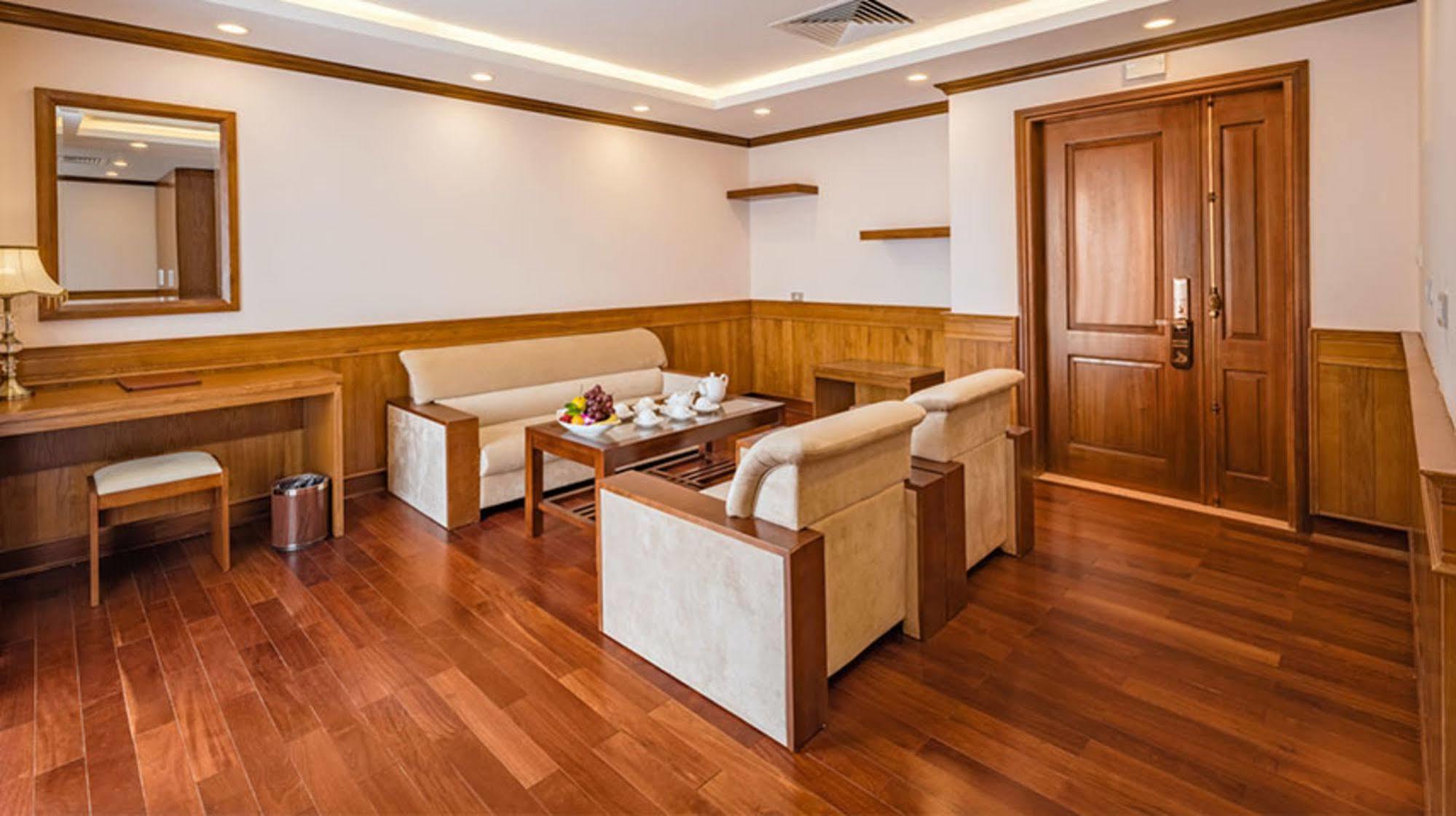 Lam Giang Hotel Вінь Екстер'єр фото