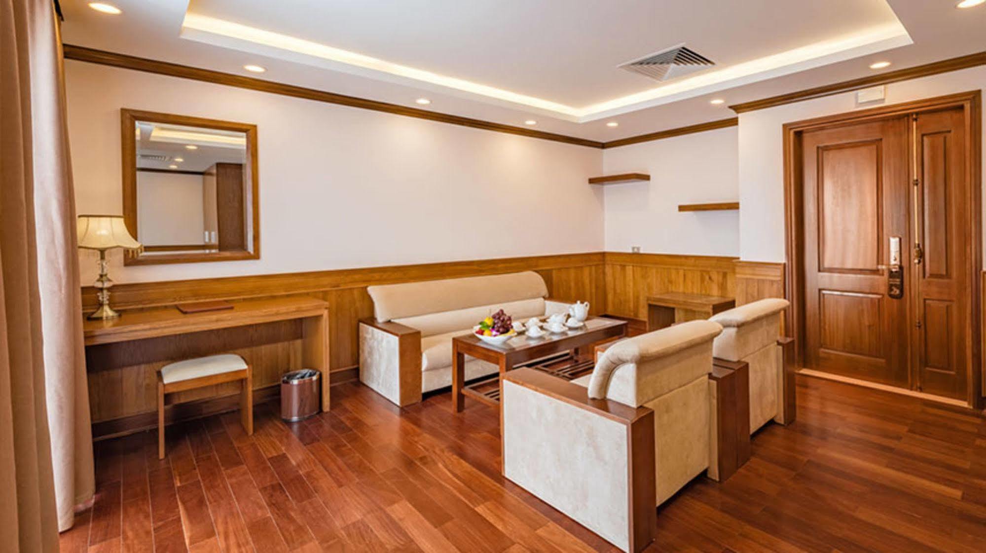 Lam Giang Hotel Вінь Екстер'єр фото