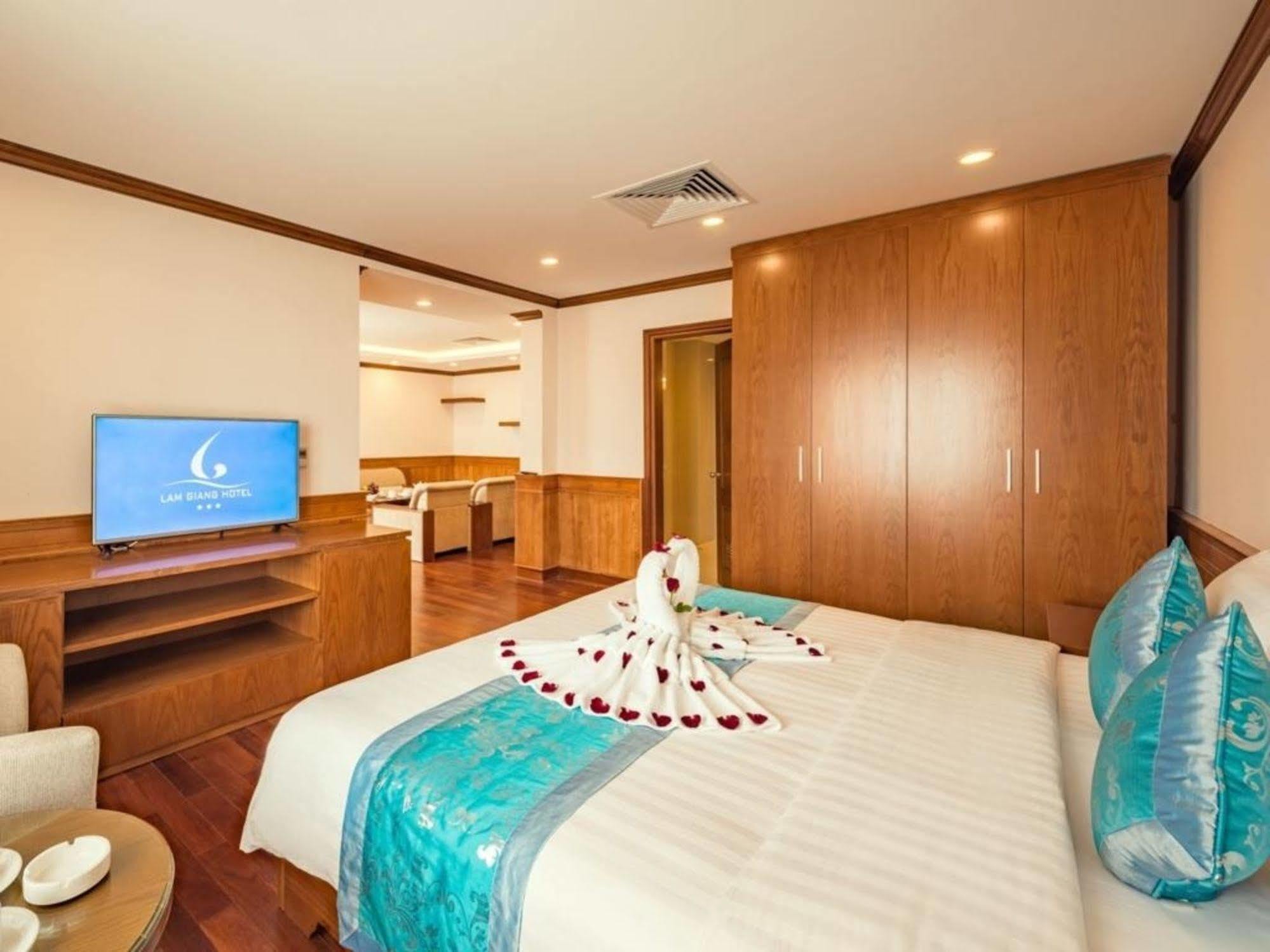 Lam Giang Hotel Вінь Екстер'єр фото