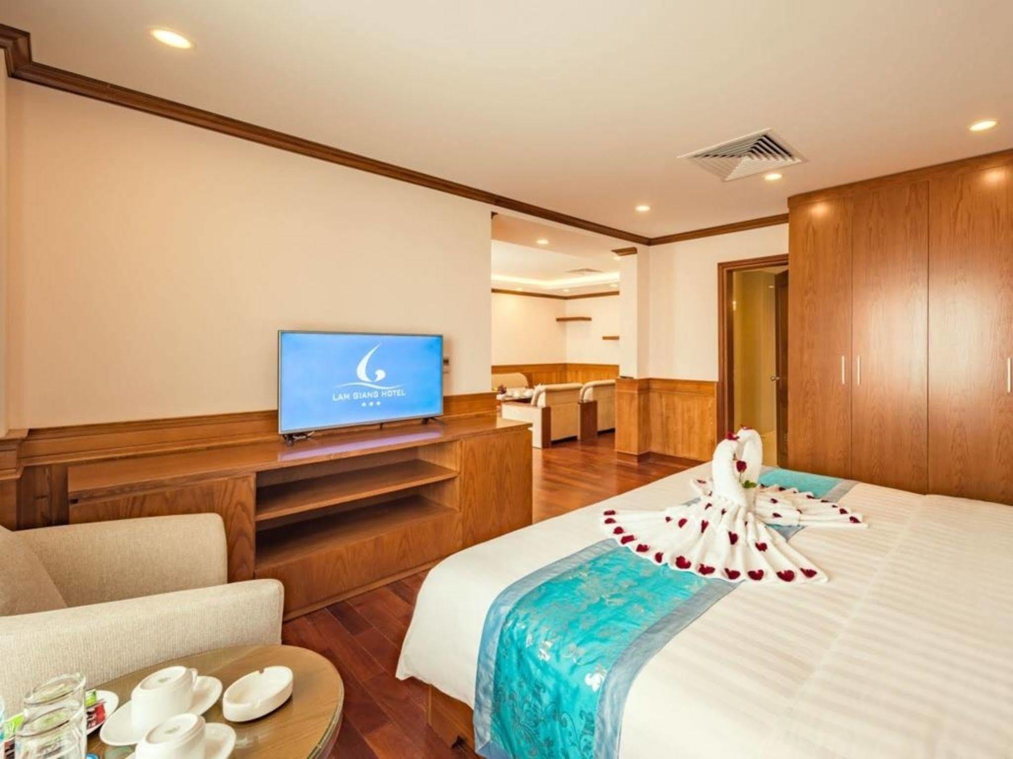 Lam Giang Hotel Вінь Екстер'єр фото