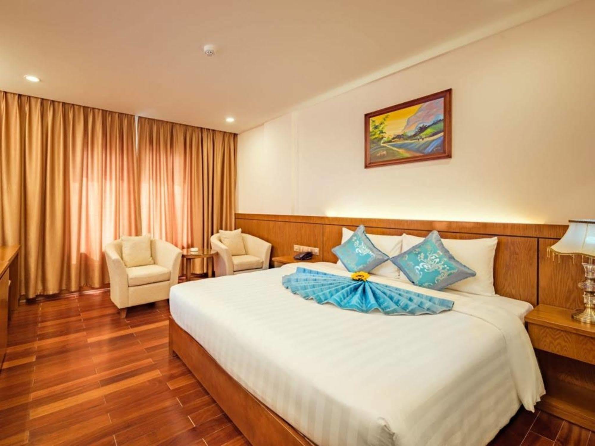 Lam Giang Hotel Вінь Екстер'єр фото